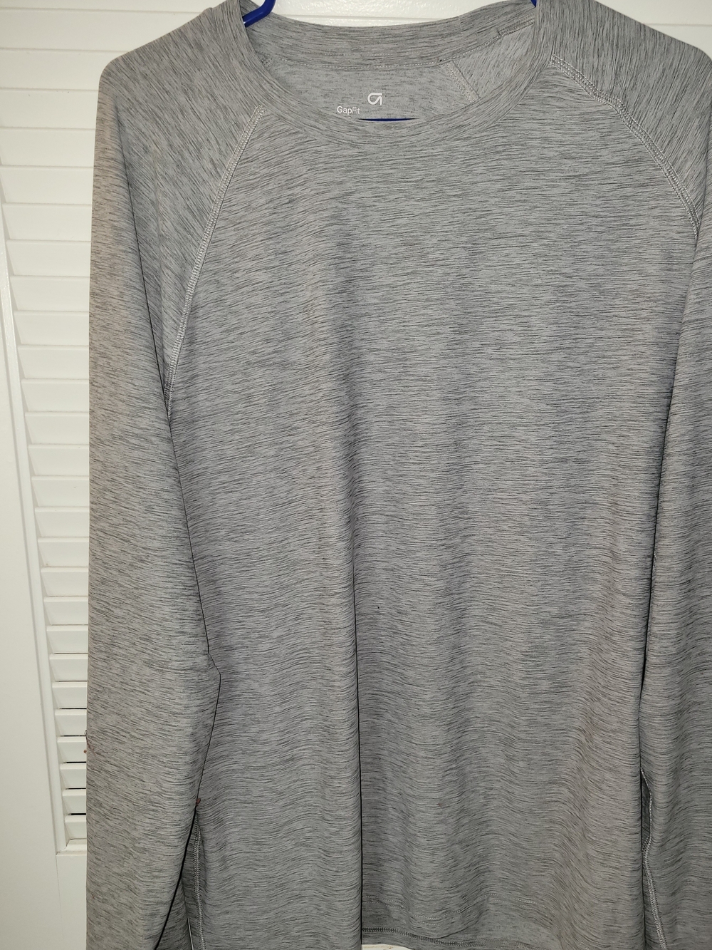 GAP Men’s Light Heather Gray Long-Sleeve Crew Shirt